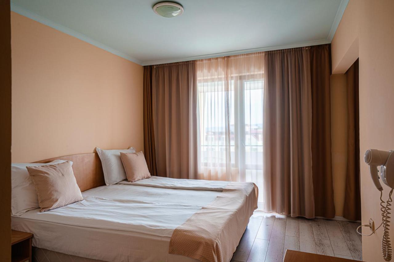 Perla Plaza Hotel Primorsko Eksteriør billede